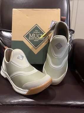 Muck Boot Company Women’s Slip-On Waterproof Boots — Light Olive/Beige
